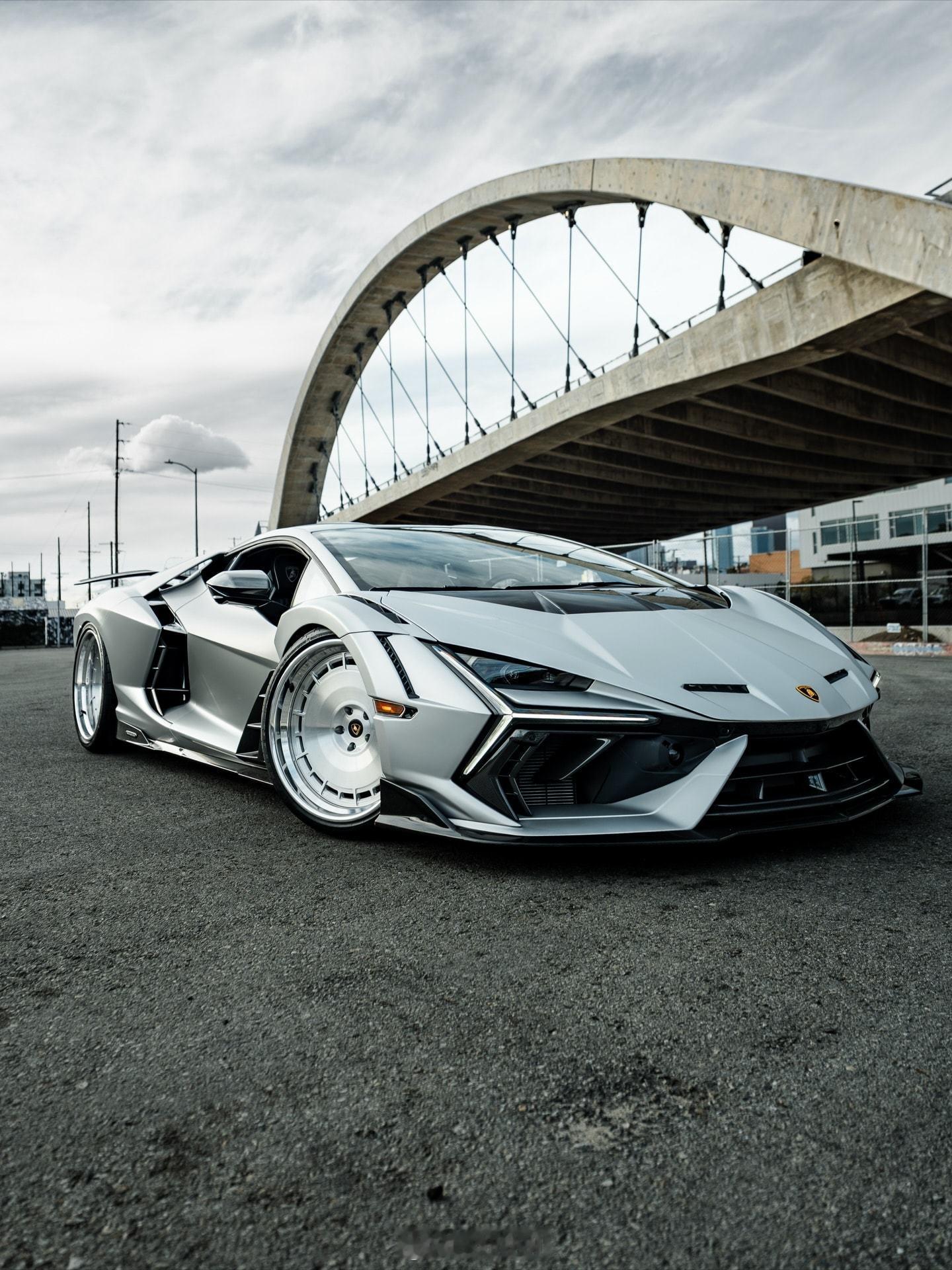 兰博基尼兰博基尼Revuelto 兰博基尼大牛Revuelto，宽体，新轮毂，银