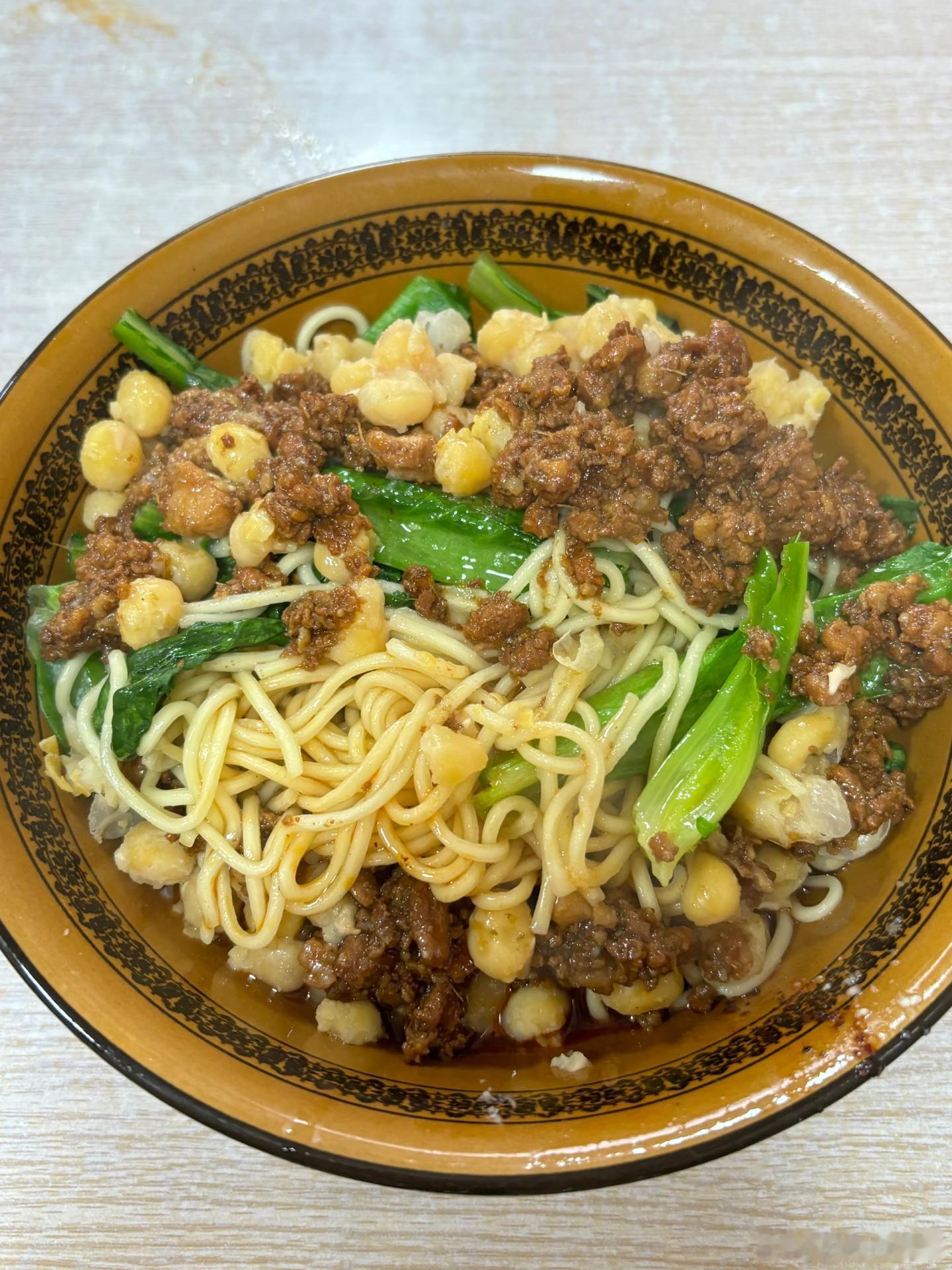 豌杂面，面质偏软，还是喜欢劲道的面条 