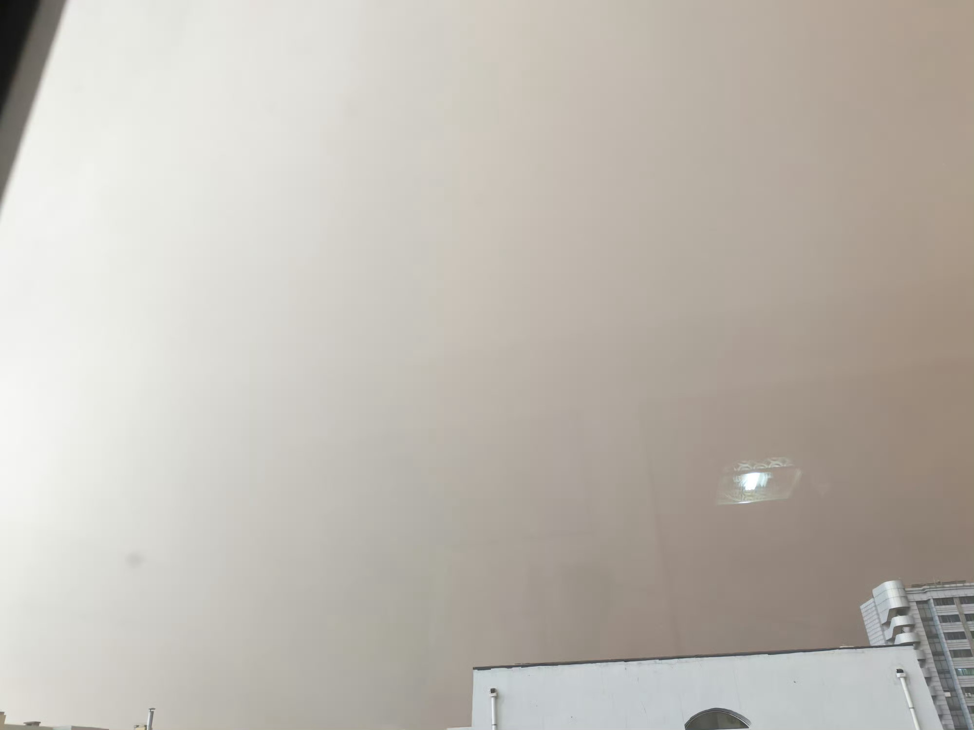 哈尔滨沙尘暴这架势感觉还没停啊 赶紧停吧太可怕了 一会天黑 一会天暗的 下点雨都