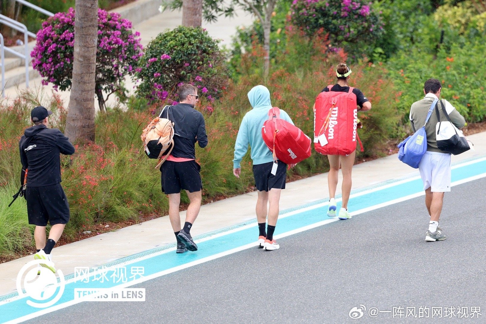 郑钦文首场比赛时间推迟到明天，还是在2号球场，第二场比赛。改到明天打也挺好的，时