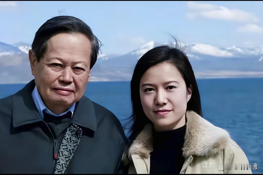 同样是后妻，翁帆没在公开场合评论过杨振宁前妻杜致礼，而林洙却在媒体上巴拉巴拉说了