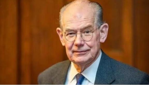 美国战略圈里，有位资深专家的警告说：中国似乎养成了一个危险的坏习惯，那就是低估了