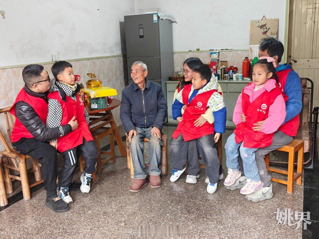 宁波余姚新春送温暖情暖困难群众 2026年春节前夕，宁波余姚为440余户困难家庭