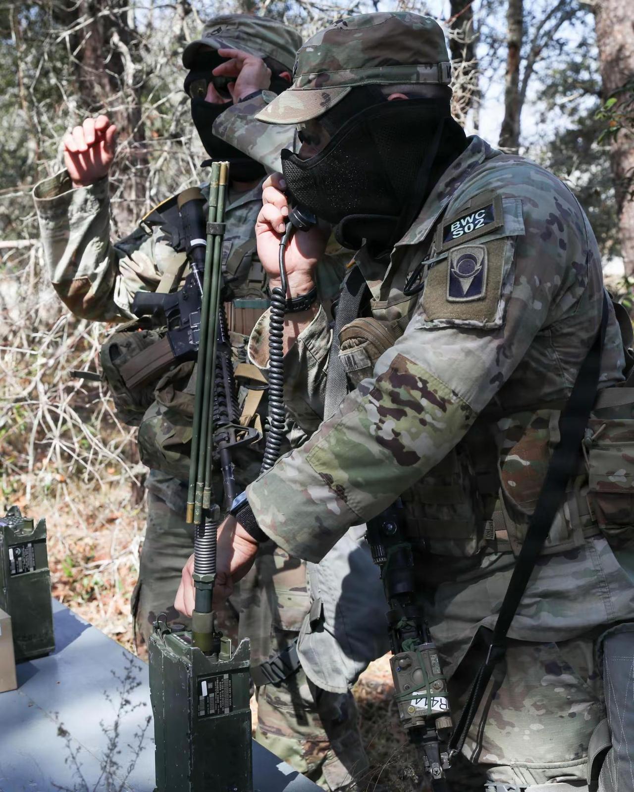 佛罗里达州陆军最佳战士竞赛正在火热进行，竞赛冠军的争夺旨在考验他们在战士技能、体