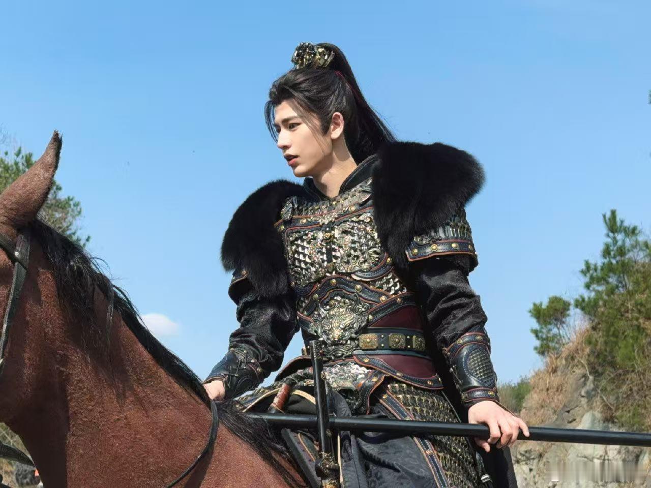 张凌赫谢征九宫格张凌赫逐玉live张凌赫逐玉live，太帅了，哇哦绝了 