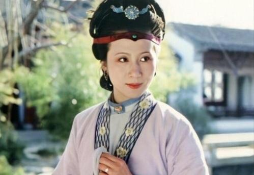 红楼梦里谁最心累？不是黛玉，是连喊累都没资格的她！
 
咱们打工人都懂一种累——