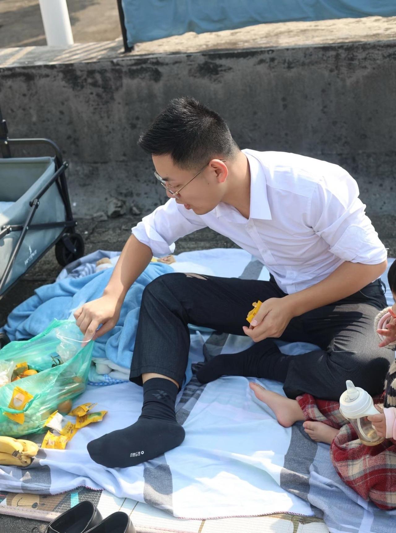 暖和了可以野餐了