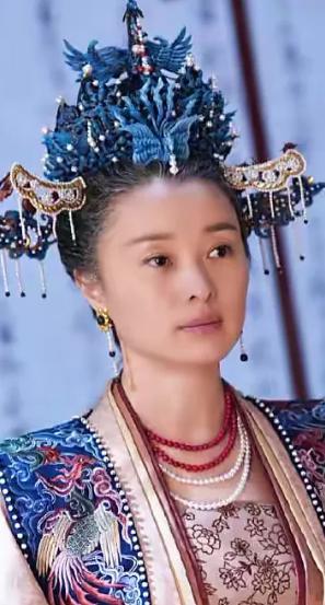 年仅15岁的刘娥竟被成亲三年的丈夫当作商品变卖，绝境之中她一句反常话语，背后藏着