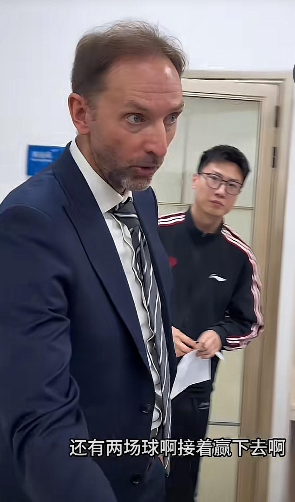 10位外教齐聚CBA！谁真靠谱，谁还需要证明自己？

    新赛季CBA外教扎