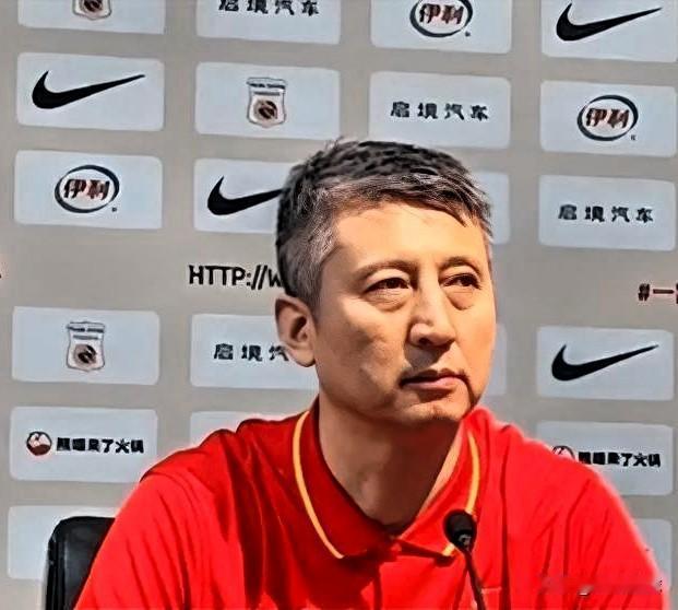 中国男篮惨败日本队！主帅郭士强赛后主动背锅：队员是我选的，训练是我带的，输掉比赛