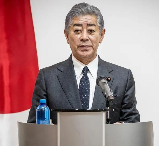 日本各界热议，日方代表来华，当面作出承诺。

就在9月27日，岩屋毅带着日本经贸