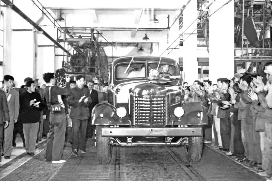 中国汽车72年来的审美变化国产车72年的审美变迁超震撼！起步模仿，如今惊艳世界，