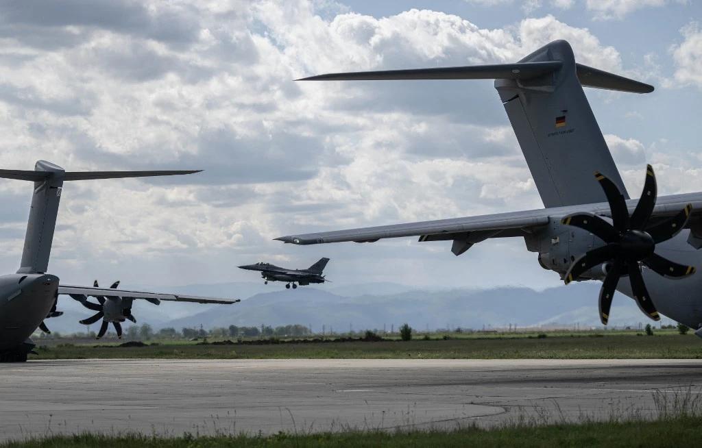 克里姆林宫周四表示，任何交付给乌克兰的 F-16 战机都将被击落，对战场影响不大