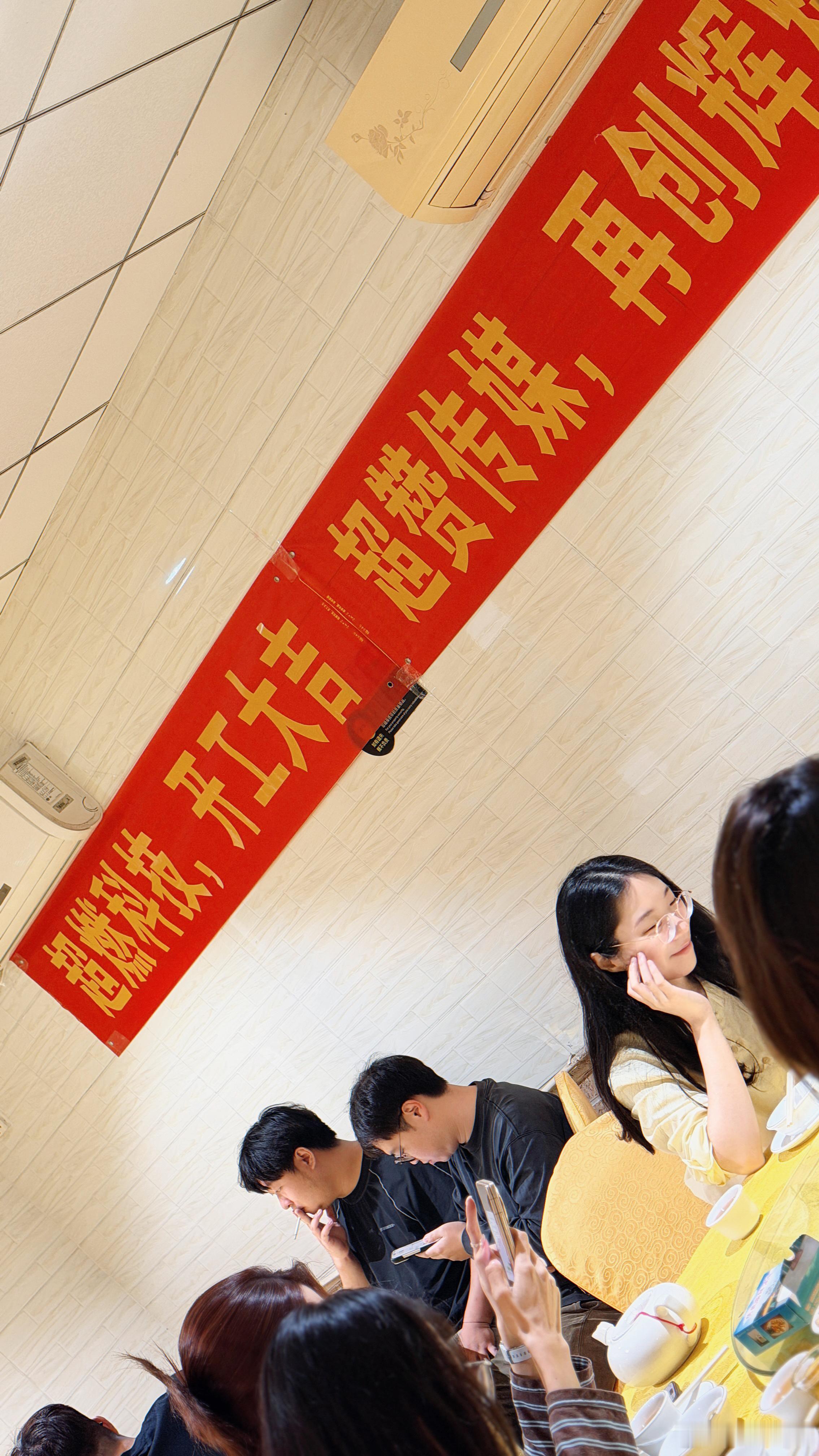 被美食硬控的一天听本地老板说这家店已经开了二十多年了是个风水宝地！！我可太会挑了