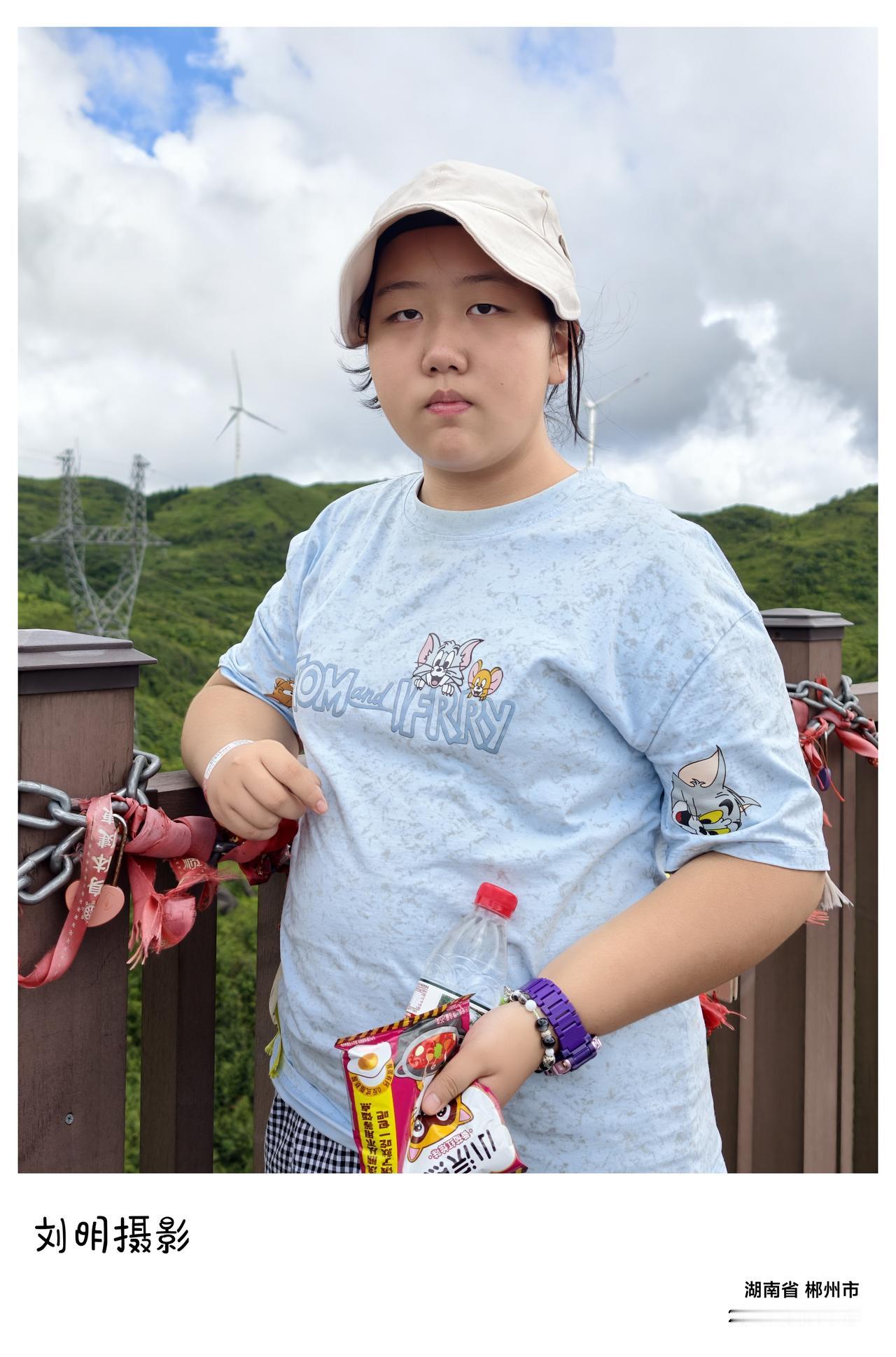 这段时间，盛夏的酷暑席卷湘楚大地，长沙燥热难耐，于是携家人奔赴桂东，奔赴藏在罗霄
