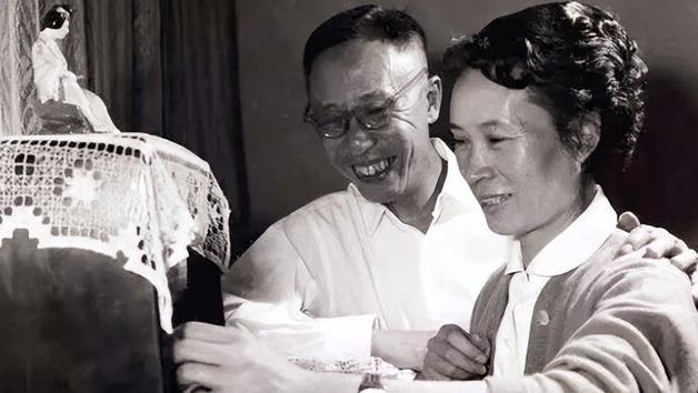 从九五至尊到普通园丁，末代皇帝溥仪的一生，比电视剧还离奇
如果把中国历史拍成一部