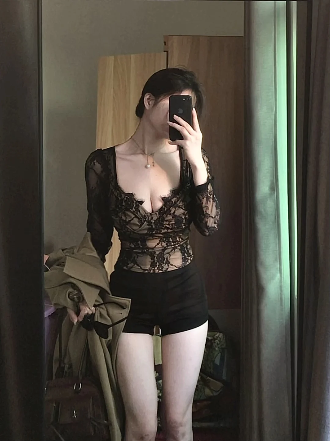 今天是气质美女感穿搭唉～