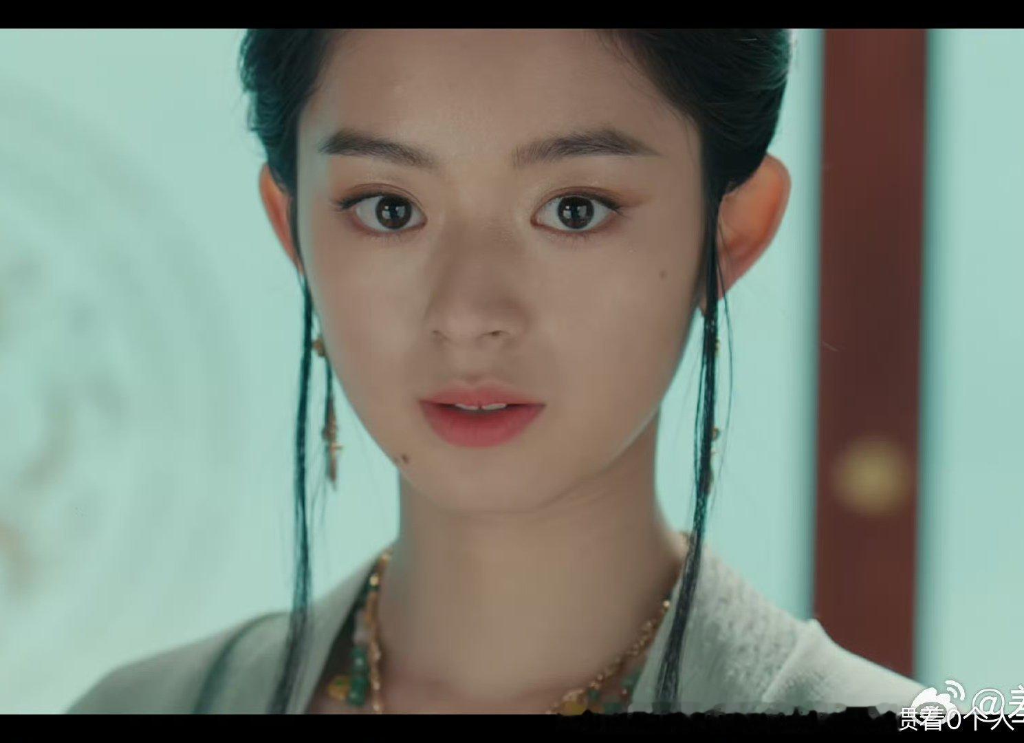 就是整个有点不协调 