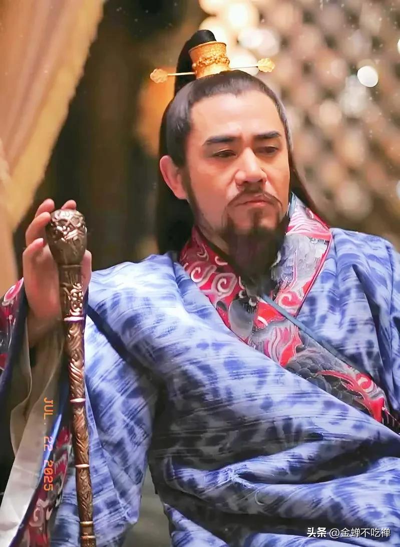 嘉靖二十八年，北京城出了件怪事，裕王朱载坖绕着紫禁城转了三圈，死活不敢进宫给亲爹