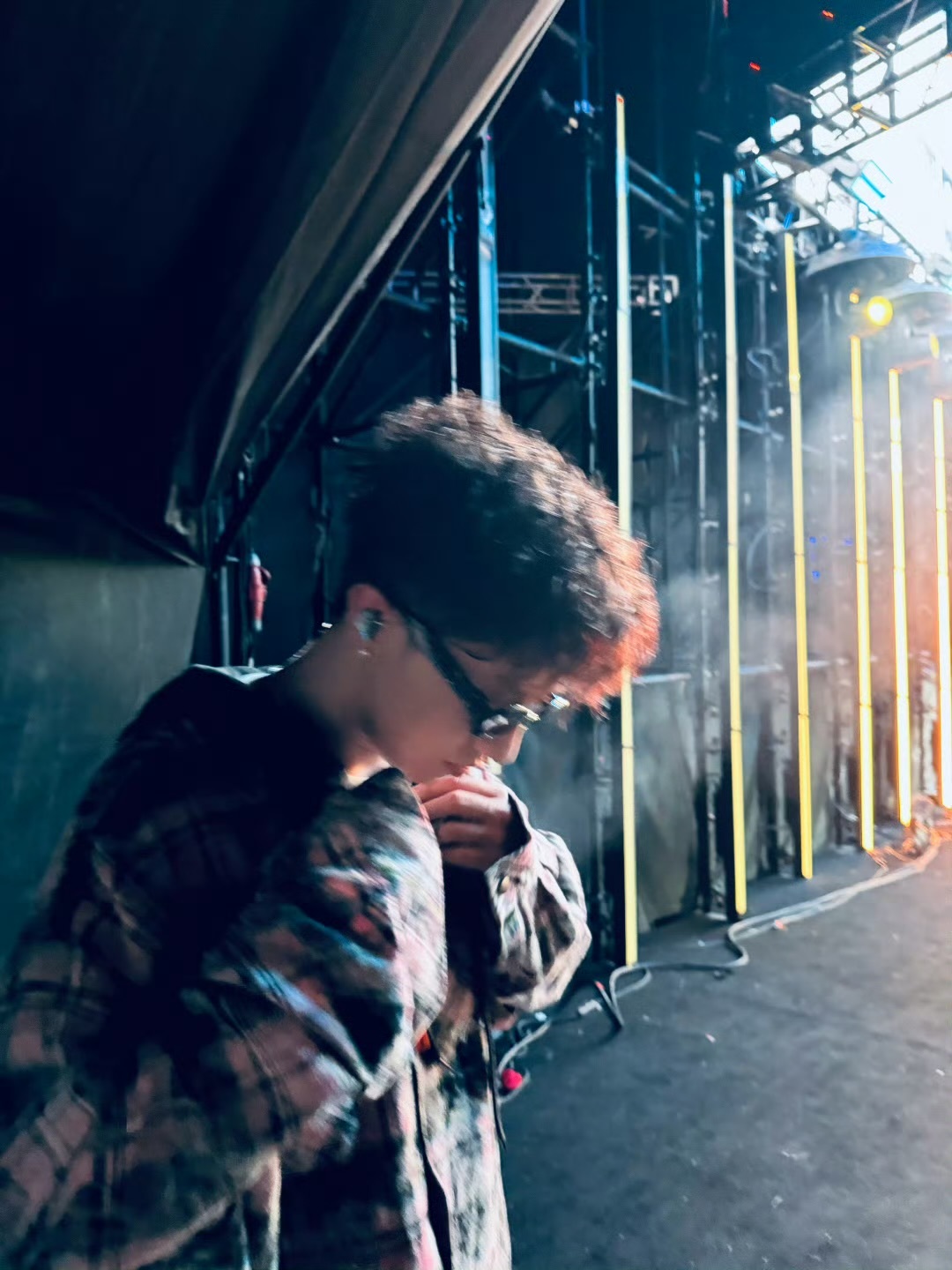 王一珩李大奔新歌GETOUT上线  王一珩李大奔新歌上线  啊啊啊 