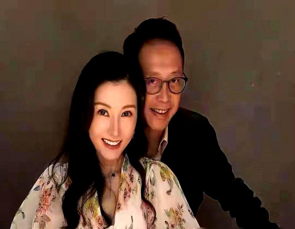 1997年红馆后台那只被黎明摔碎的话筒，砸碎的根本不是媒体的镜头，而是李嘉欣要名