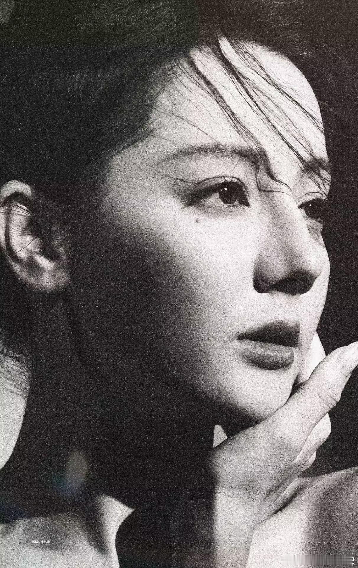 迪丽热巴VOGUE拍好了太期待了 这张脸绝美啊