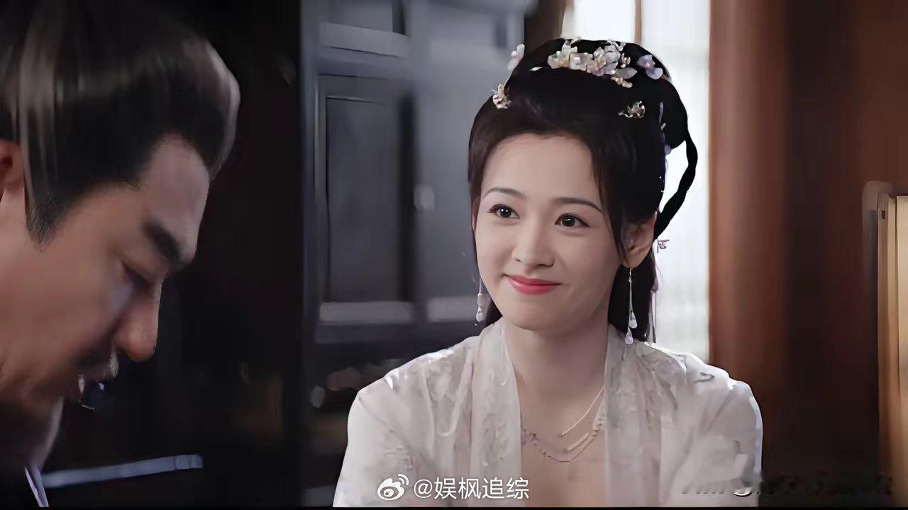 《大奉打更人》杨千幻挑战法相，多回合较量后仍无胜算，反遭挫败。他心有不甘，找司天