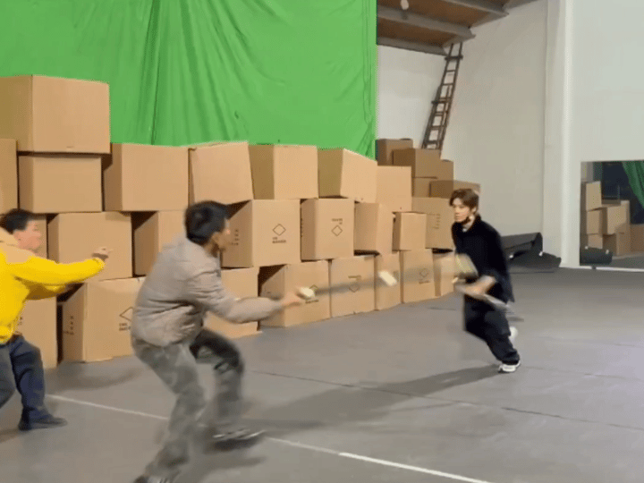 早说侯明昊这么能打啊 《碧血蝉》杨无间打戏封神！高马尾黑衣造型锋芒毕露，一招一式