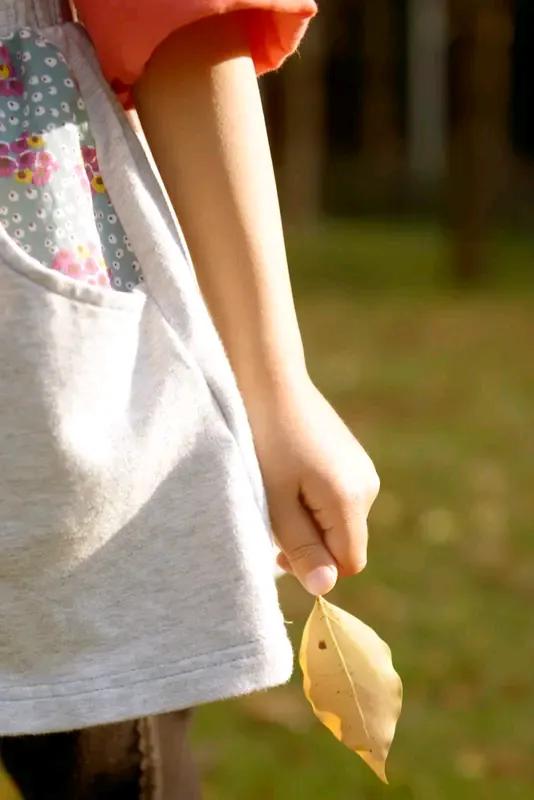 表弟今年42岁，一直单身。
媒人给他介绍了一个对象，
女方今年40岁，是丧偶的，