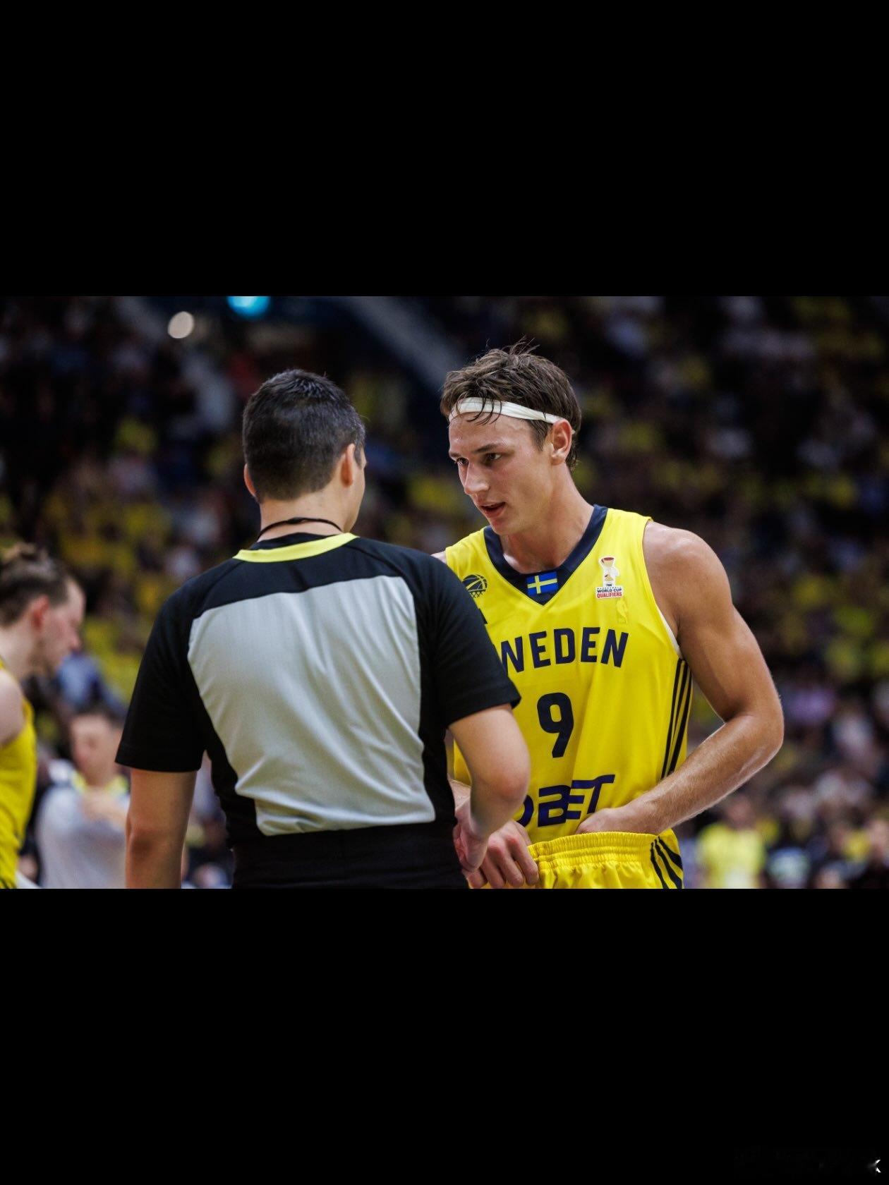 帅森晒国家队照片，带上头戴的拉尔森更帅了nba交易迈阿密热火