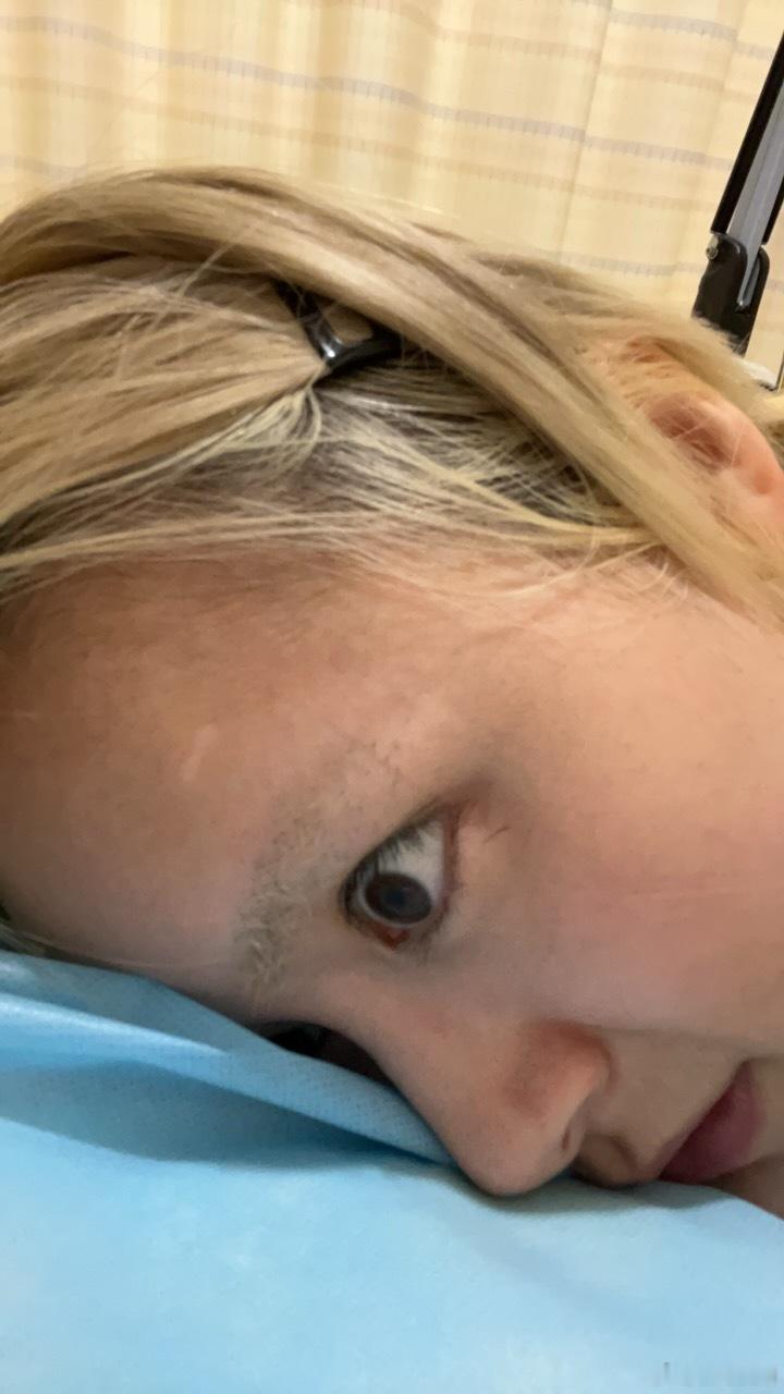 因为想偷懒就和老板一起出来针灸了 通电的一瞬间后悔了 