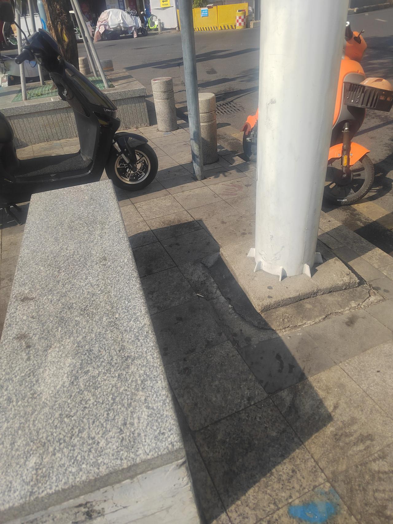 今日随手拍刚接手的第2天，一开始还是有很多订单不敢接，看到地址不熟悉就不敢接了，