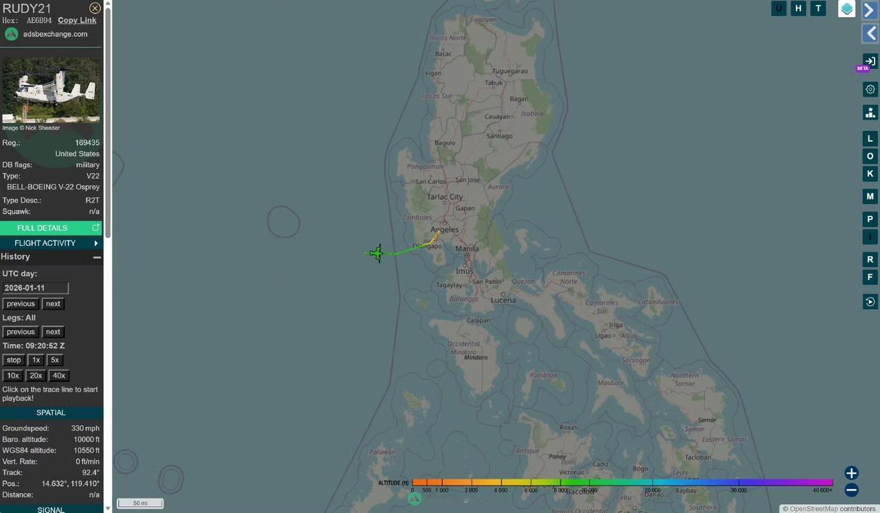 今天，美军林肯号航母战斗群继续在位于黄岩岛附近的海域活动，与此同时一架未知型号的
