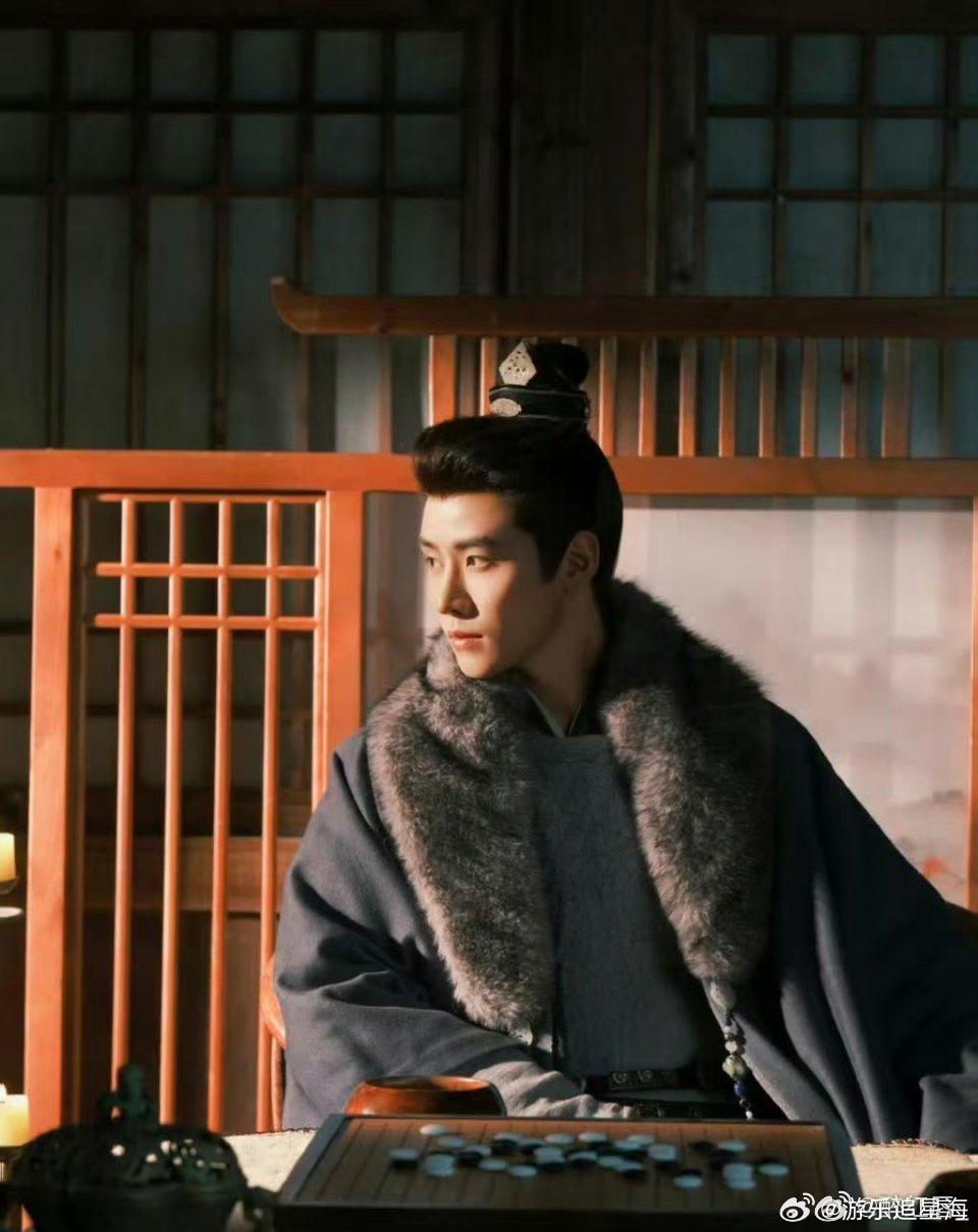 心疼我的李怀安任豪这个李怀安权威到顶了任豪演活了李怀安！精致长相贴合角色气质，微