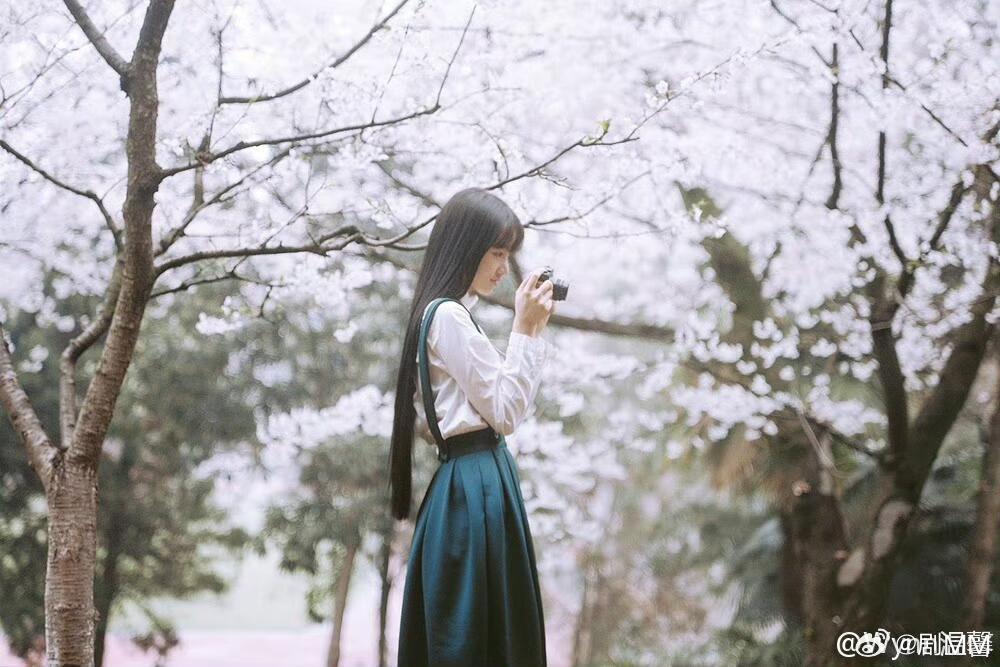 黄灿灿樱花树下出圈神图黄灿灿早期武大樱花树写真 黄灿灿你可是武大校花啊，黄灿灿当