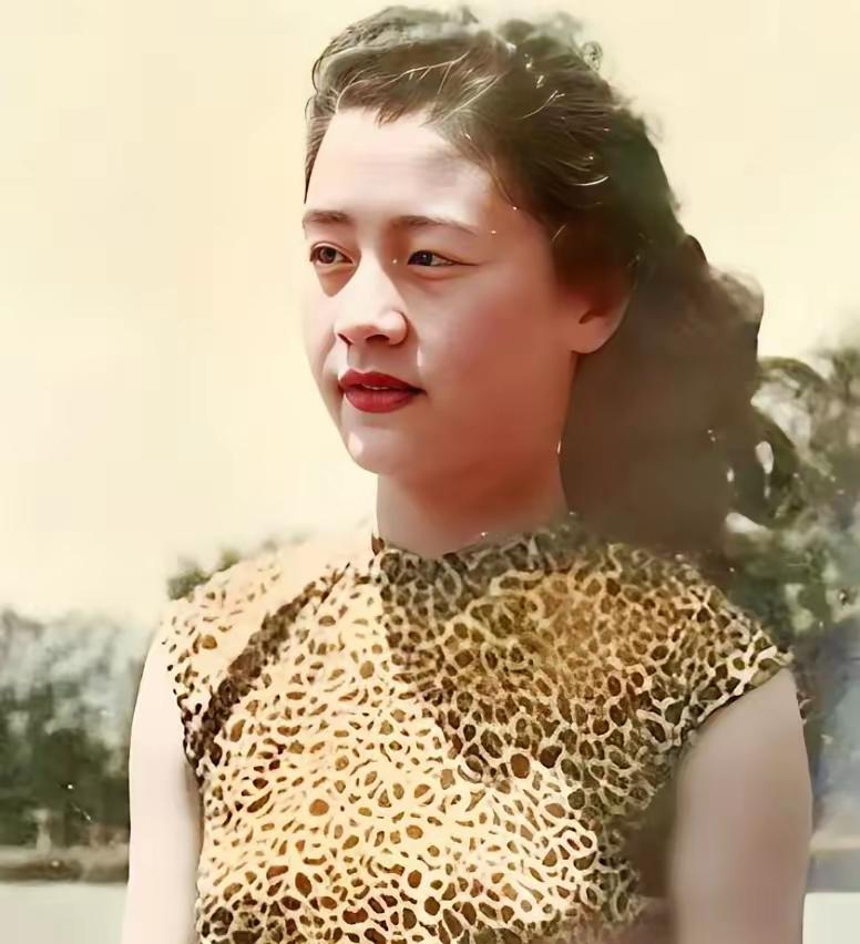 当年，44岁的张大千，收了一个16岁的女徒弟学画画，没过多久，女徒弟说：“师傅，