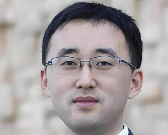 “河南暴雨活该被淹，水灾是报应！”并称“中国活该被日军欺辱！清华高材生李睿这番冷