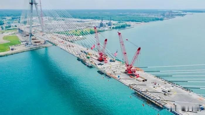 美国与加拿大争的是一座桥吗？
 
加拿大总理马克·卡尔尼在与唐纳德·特朗普通话后