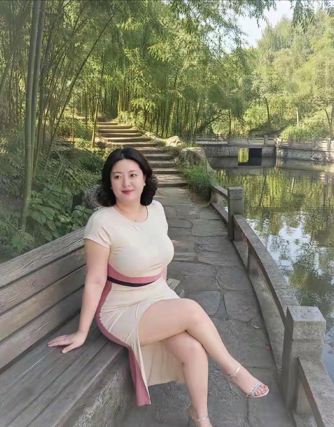 都说45岁的我，比30岁的杨贵妃还美