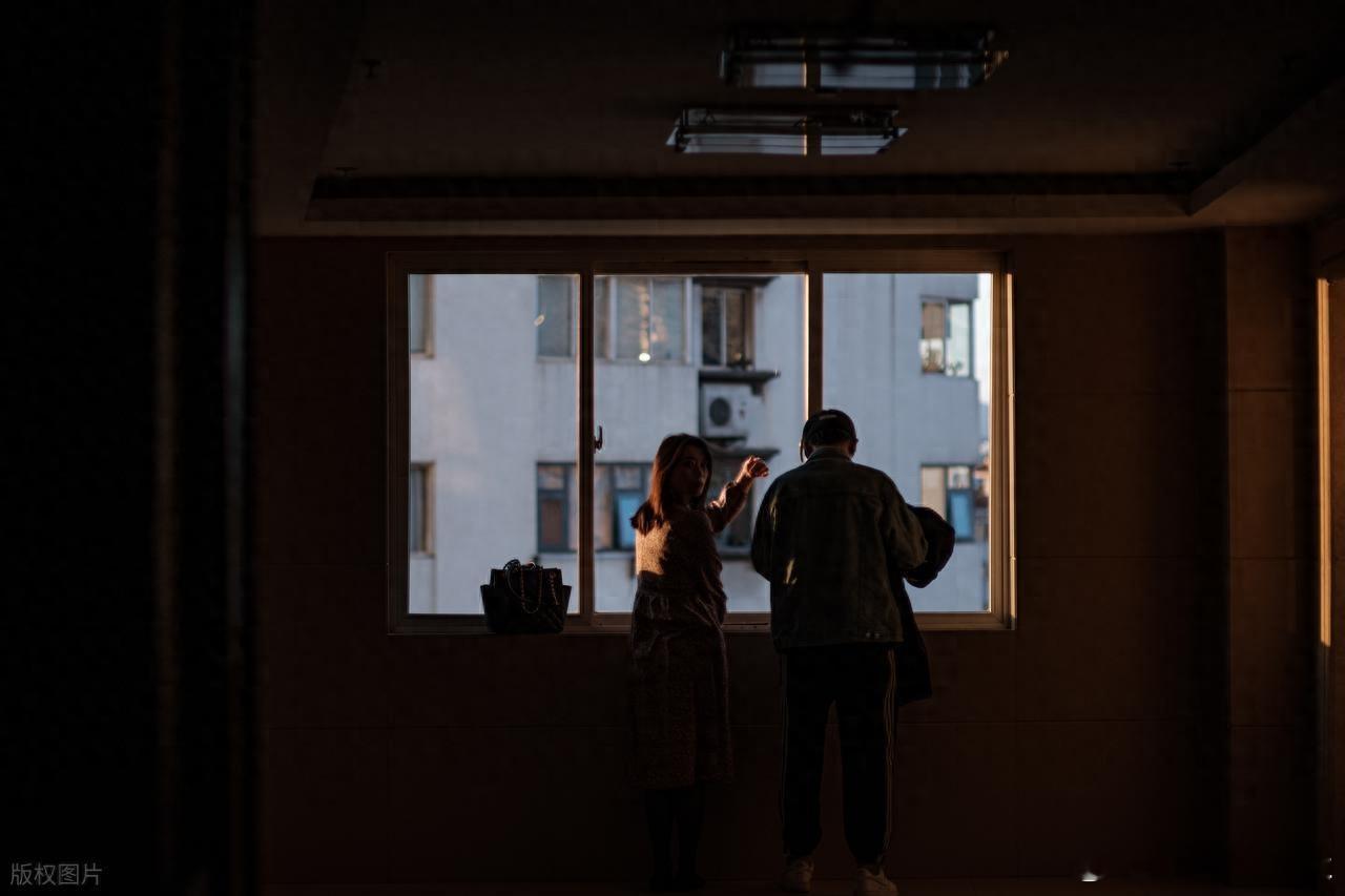 婚前同居认定属于家庭成员 随着社会交往方式的多样化，不少男女在交往过程中会出现“