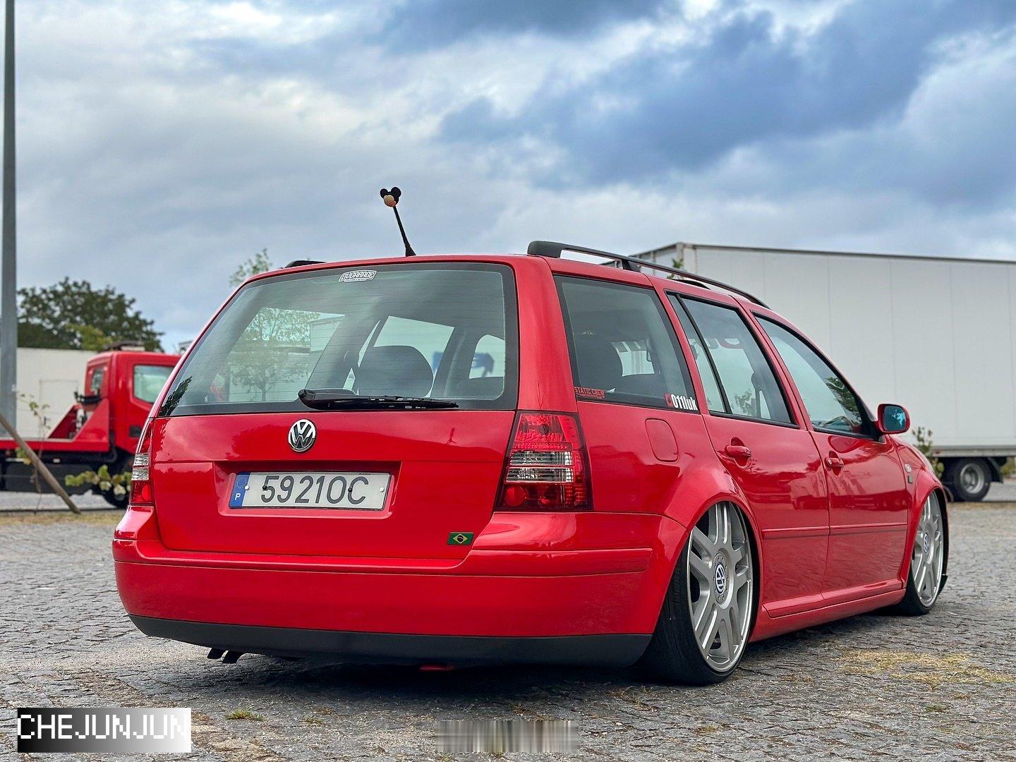 它是大众高尔夫，没错！  