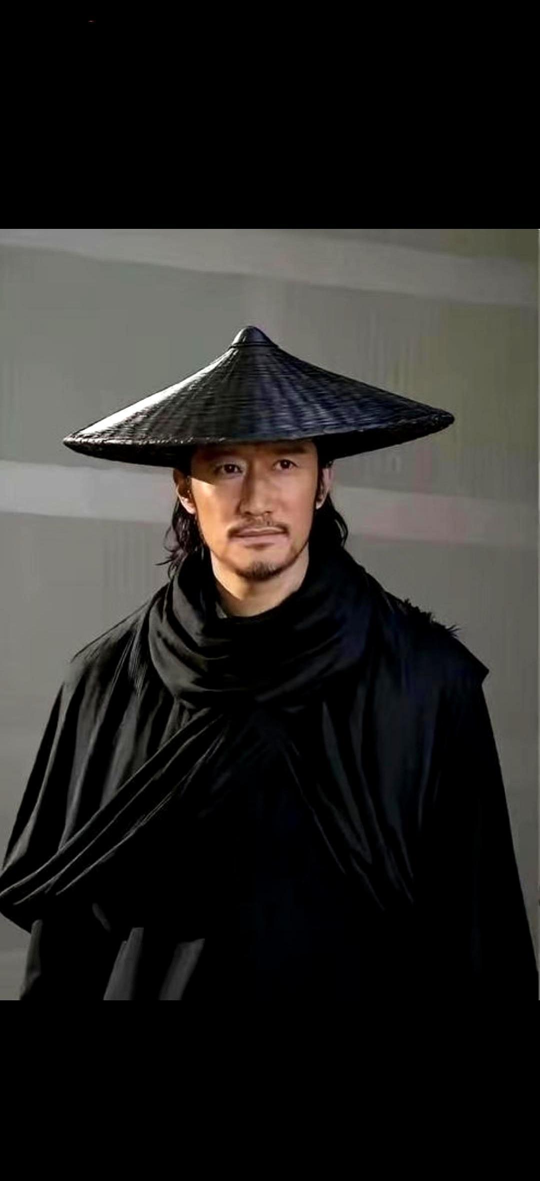 吴京这次真要亏麻了？
一部电影，女主角出事，5.5亿投资差点打水漂。
剧组想过A