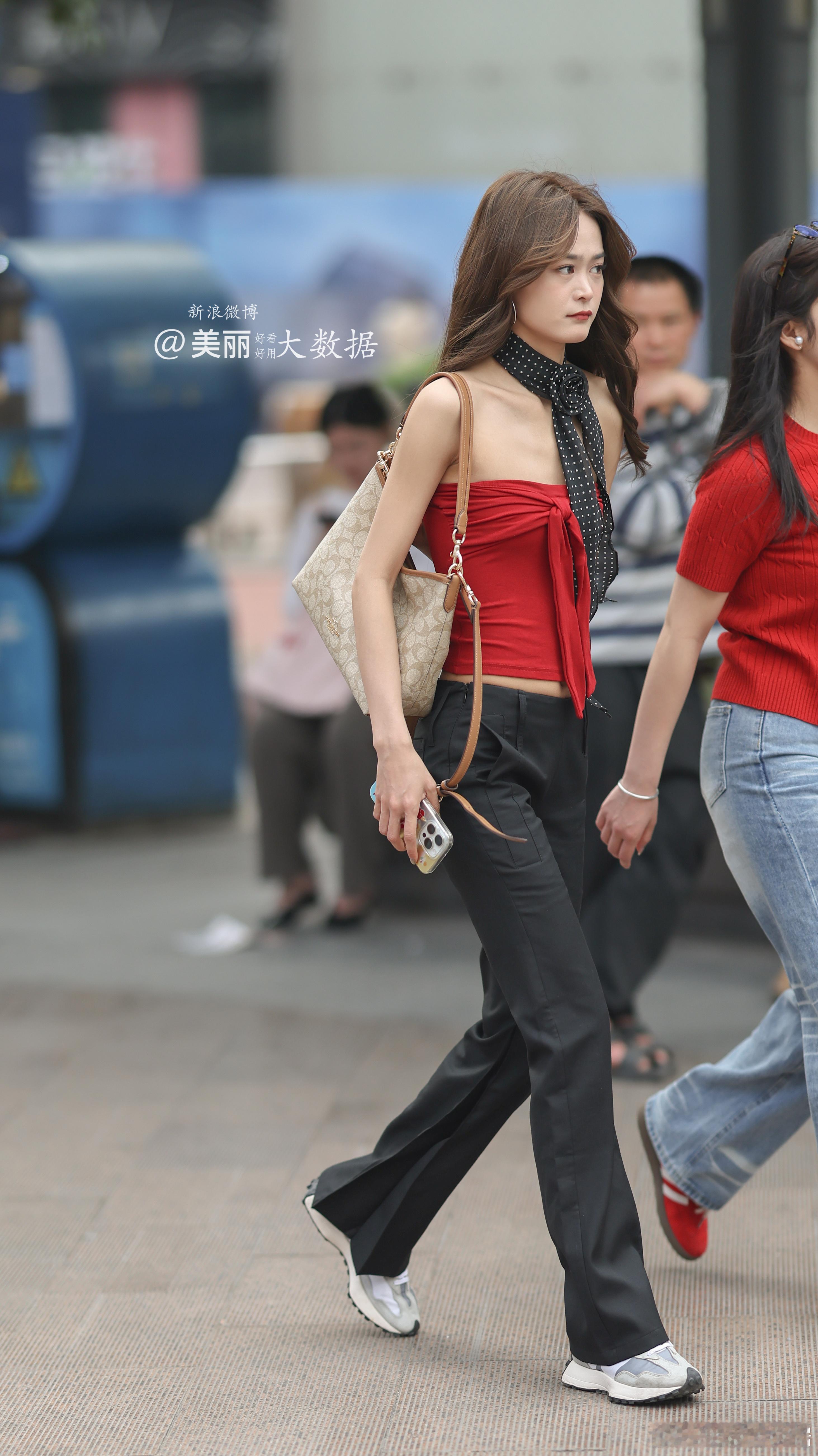 好有画面的感觉。。。 ​​​