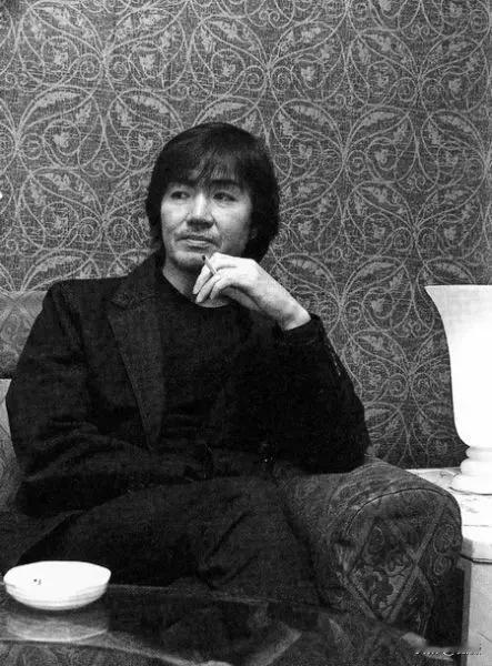 东野圭吾说透人性本质的话，让我听后振聋发聩，他说：“人性这东西，不要对任何人抱有