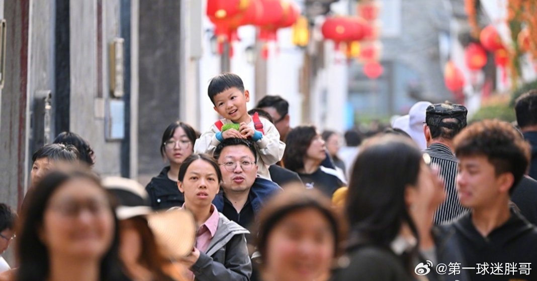 两会观察团人大代表建议提倡领导带头休假 人大代表的提议真是直暖人心，大快人心！2