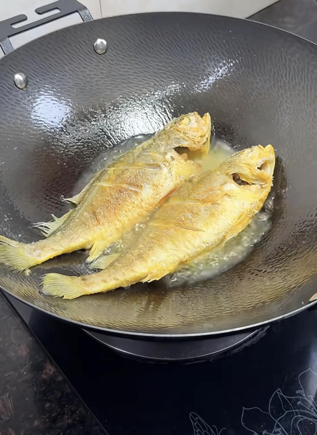 无论何时何地，都要好好吃饭，好好生活，照顾好自己的身体和情绪。
如果你不好好吃饭