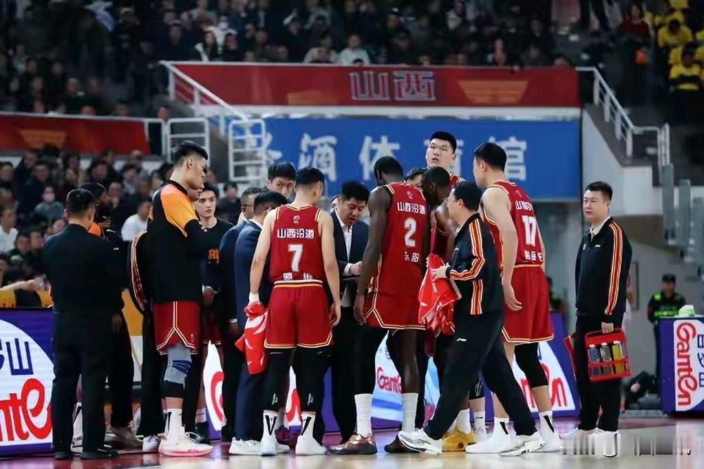 山西汾酒男篮取胜上海男篮有几成把握？
别让上海男篮排名联盟第一所吓到，别让山西汾