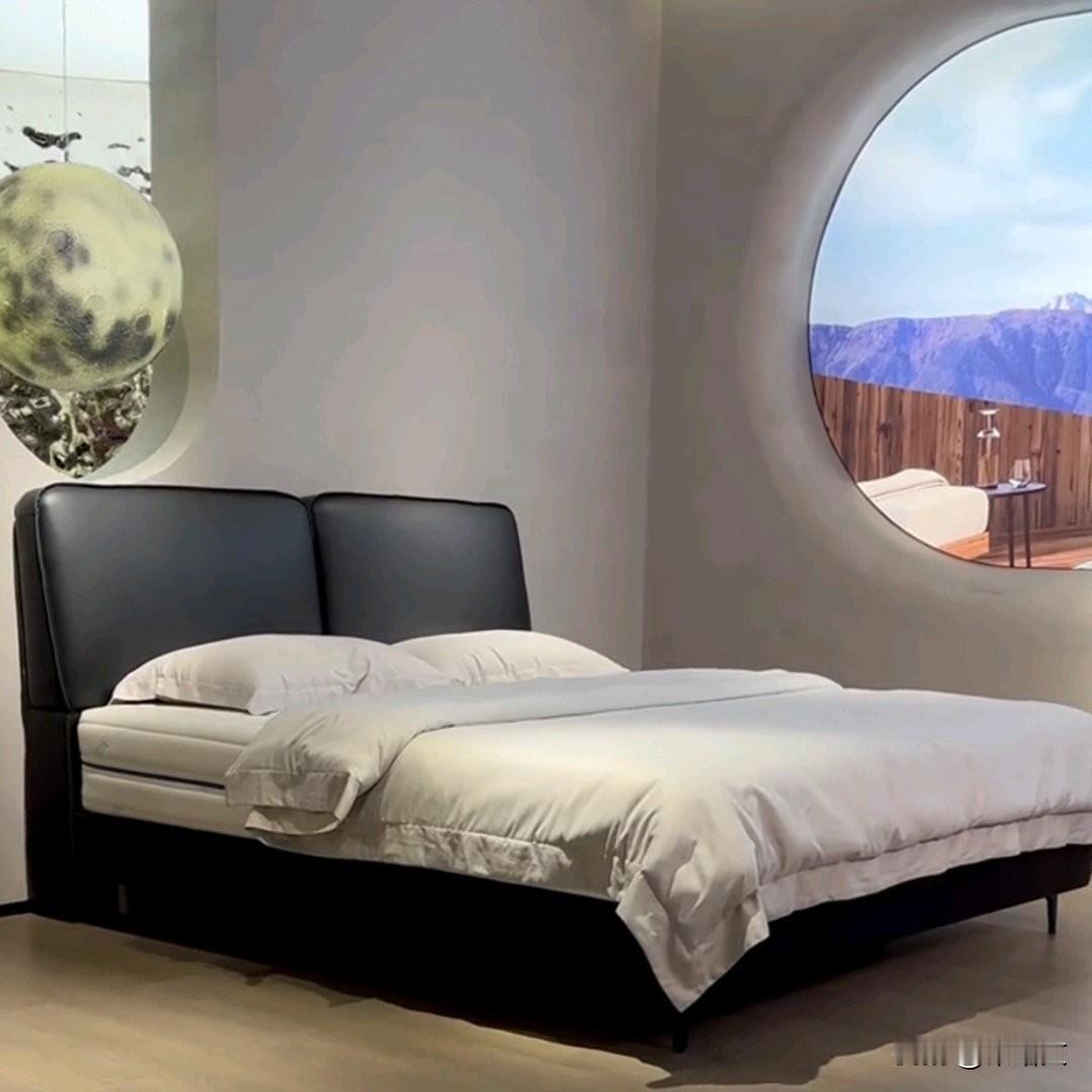 夫妻因床垫软硬吵翻天，男子研发双色床垫，6年拿百项专利爆火
 
小两口睡床竟能吵