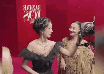 杨幂虽然丢了情商，但保留了“颜”面。 ​​​