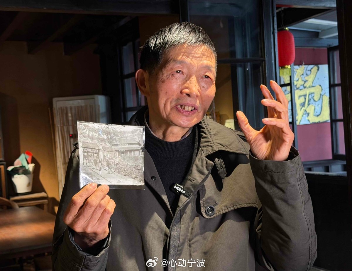 宁波老人用半生藏书读懂一座城 71岁的钱文华四十余年潜心收藏，为慈城留存文脉，现